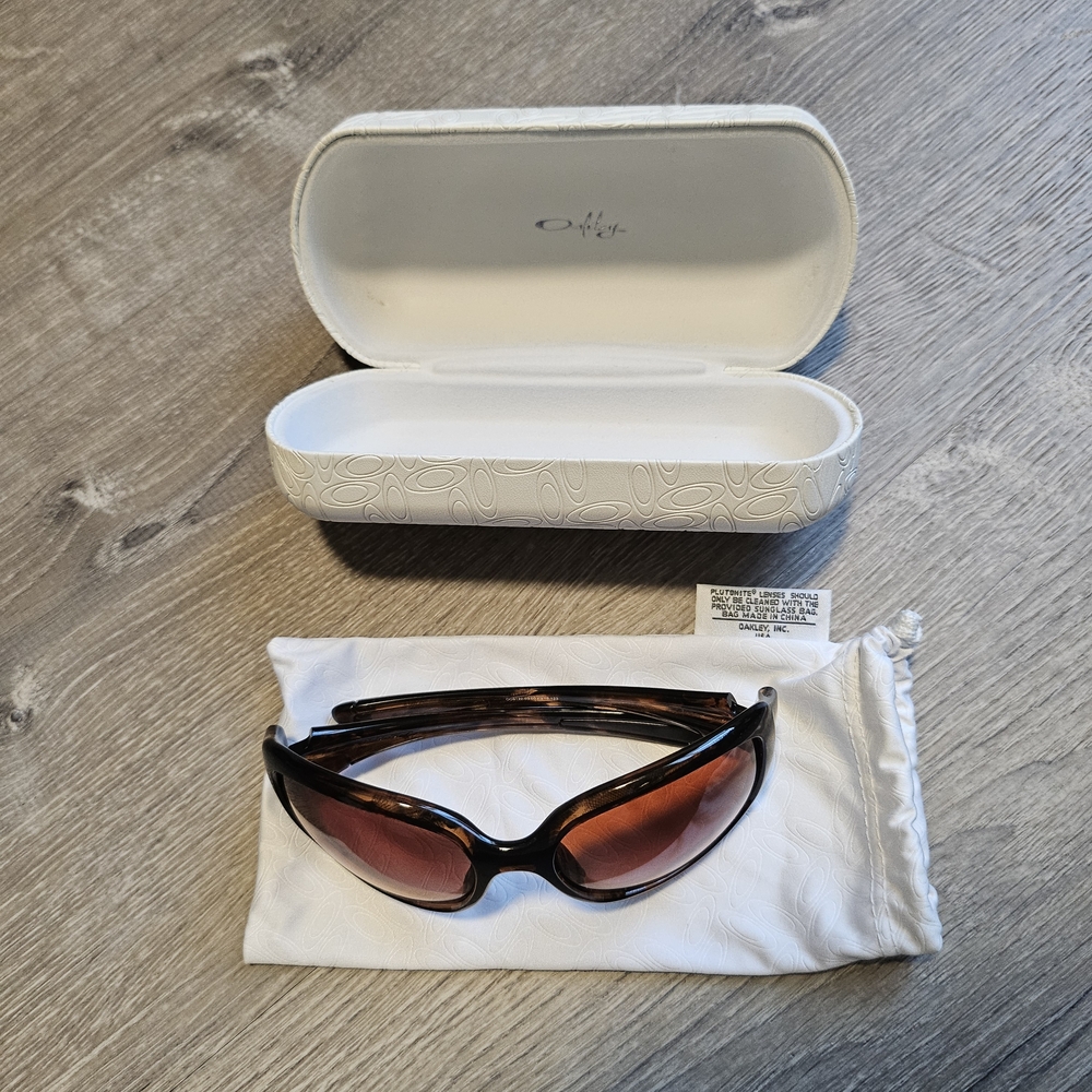 🖤 Oakley Women's Brown Sunglasses NWOT